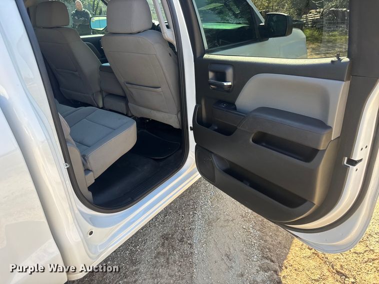 image for item EM8437 2017 Chevrolet Silverado 1500 Crew Cab pickup truck