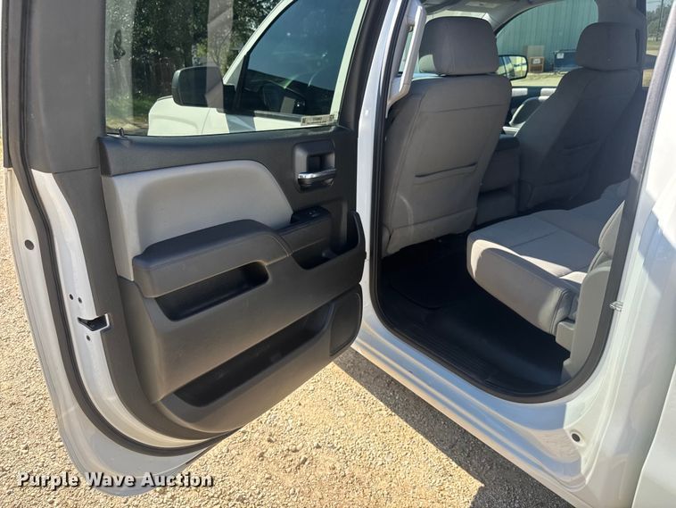 image for item EM8437 2017 Chevrolet Silverado 1500 Crew Cab pickup truck