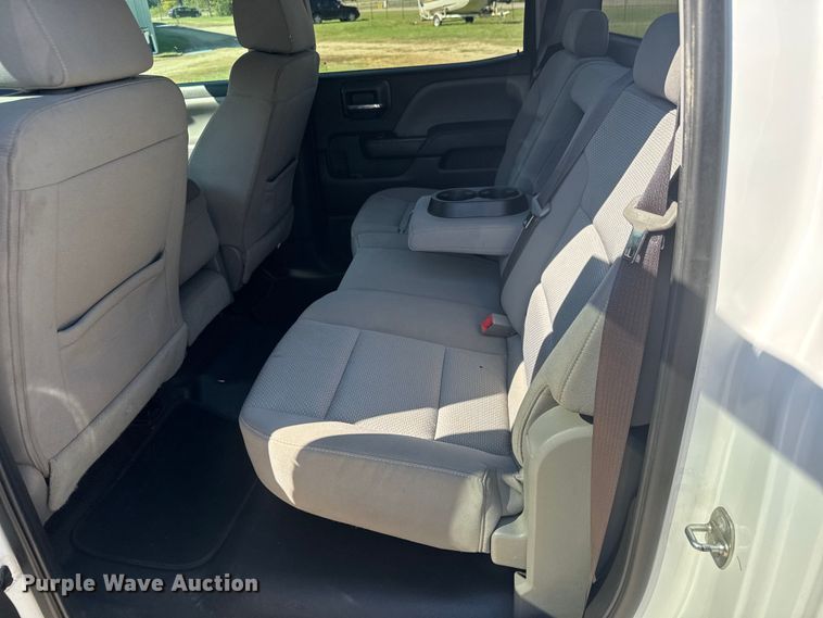 image for item EM8437 2017 Chevrolet Silverado 1500 Crew Cab pickup truck