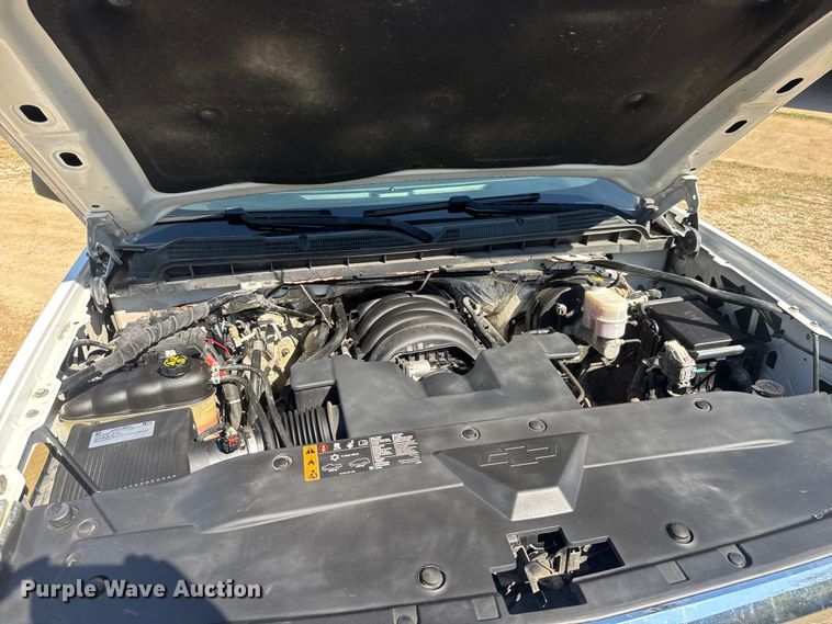 image for item EM8437 2017 Chevrolet Silverado 1500 Crew Cab pickup truck