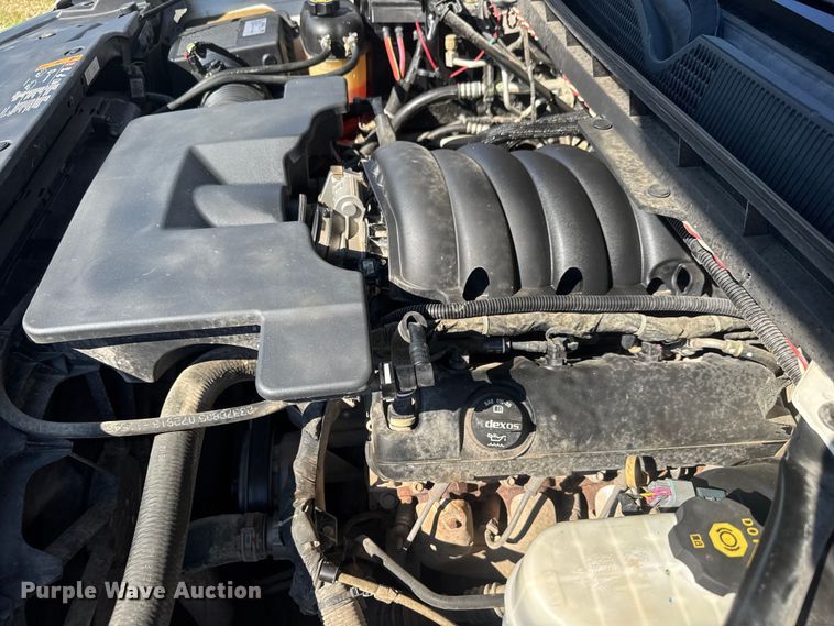 image for item EM8437 2017 Chevrolet Silverado 1500 Crew Cab pickup truck