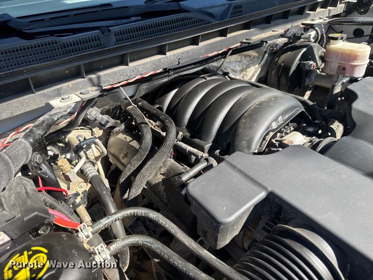 image for item EM8437 2017 Chevrolet Silverado 1500 Crew Cab pickup truck