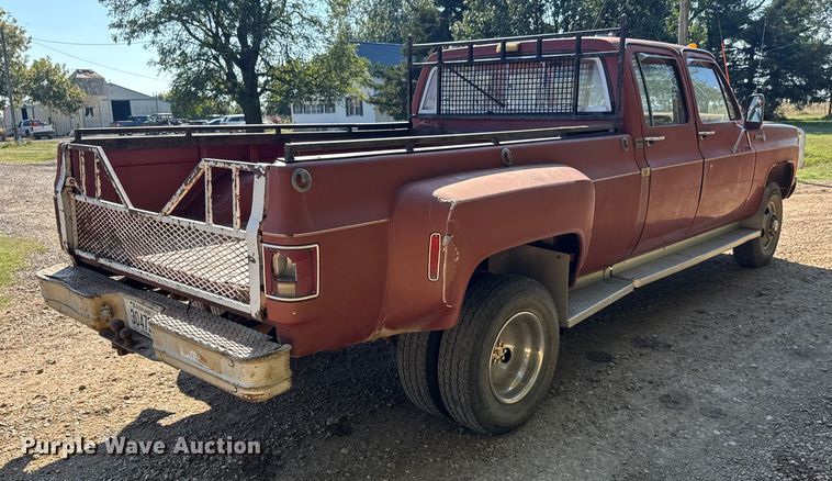 image for item EM8439 1980 Chevrolet K30 Scottsdale Trailering Special Crew Cab pickup truck