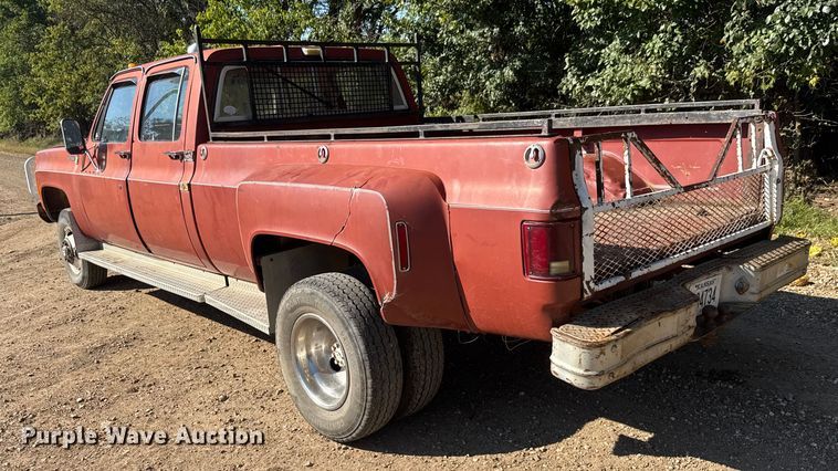 image for item EM8439 1980 Chevrolet K30 Scottsdale Trailering Special Crew Cab pickup truck