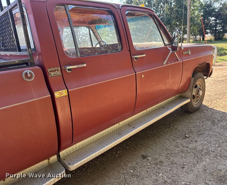 image for item EM8439 1980 Chevrolet K30 Scottsdale Trailering Special Crew Cab pickup truck