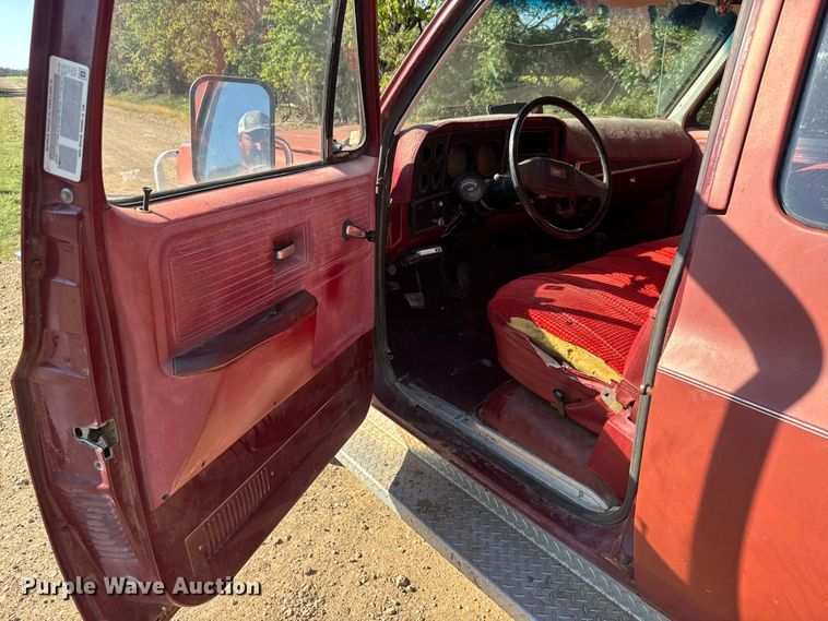 image for item EM8439 1980 Chevrolet K30 Scottsdale Trailering Special Crew Cab pickup truck