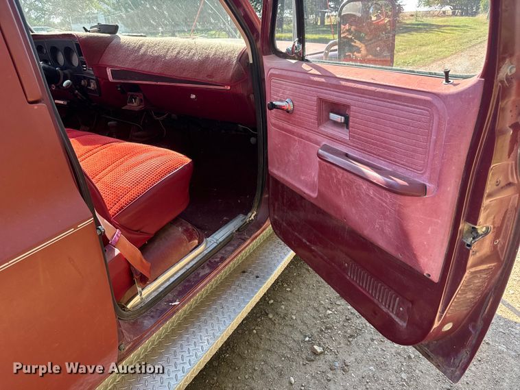 image for item EM8439 1980 Chevrolet K30 Scottsdale Trailering Special Crew Cab pickup truck