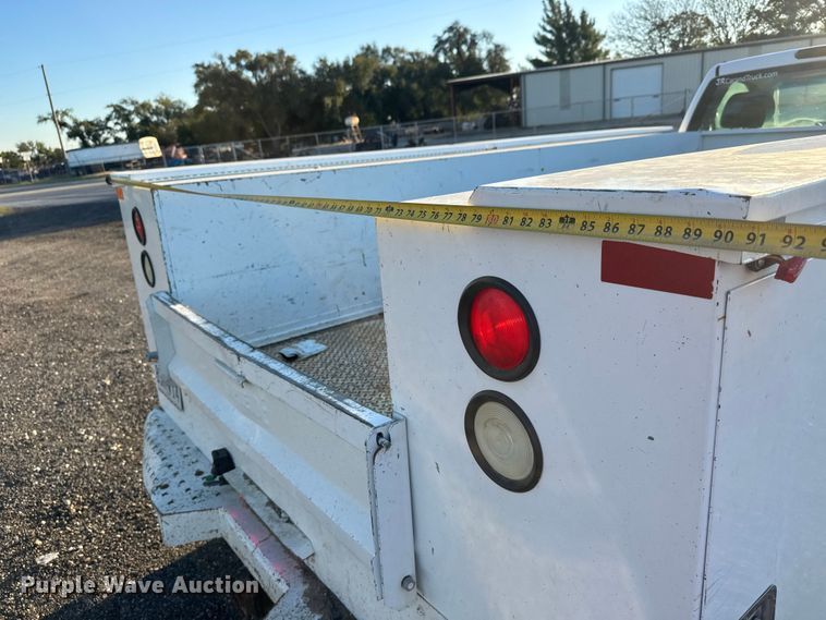 image for item EM8440 2007 Chevrolet Silverado 3500HD utility bed pickup truck