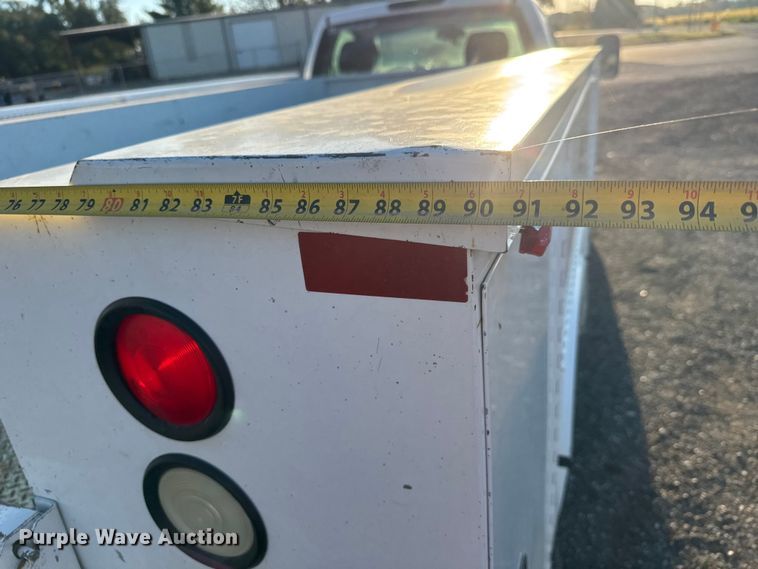 image for item EM8440 2007 Chevrolet Silverado 3500HD utility bed pickup truck