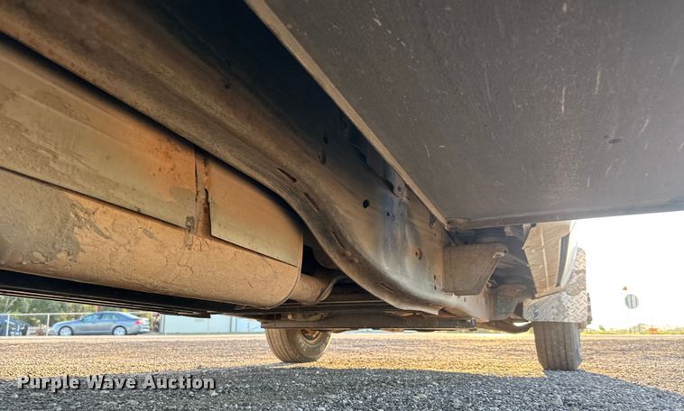 image for item EM8440 2007 Chevrolet Silverado 3500HD utility bed pickup truck