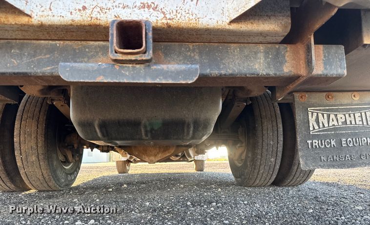 image for item EM8440 2007 Chevrolet Silverado 3500HD utility bed pickup truck