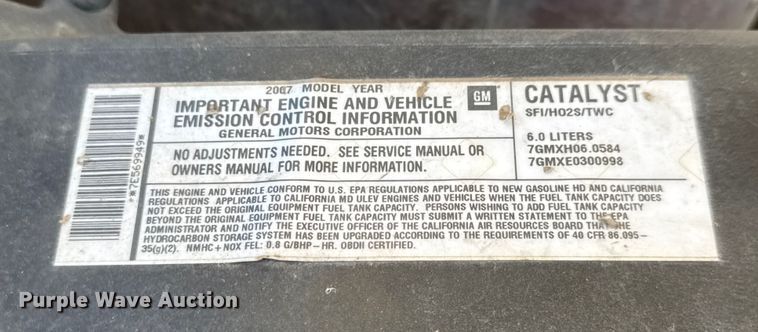 image for item EM8440 2007 Chevrolet Silverado 3500HD utility bed pickup truck