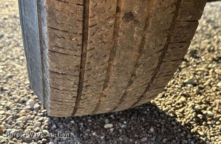 image for item EM8440 2007 Chevrolet Silverado 3500HD utility bed pickup truck