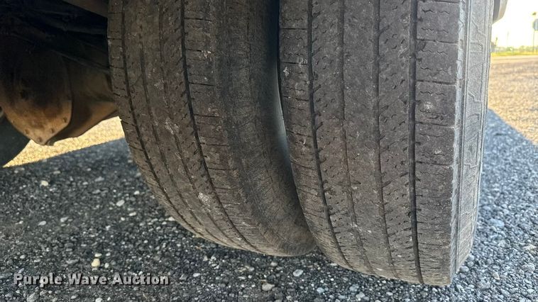 image for item EM8440 2007 Chevrolet Silverado 3500HD utility bed pickup truck