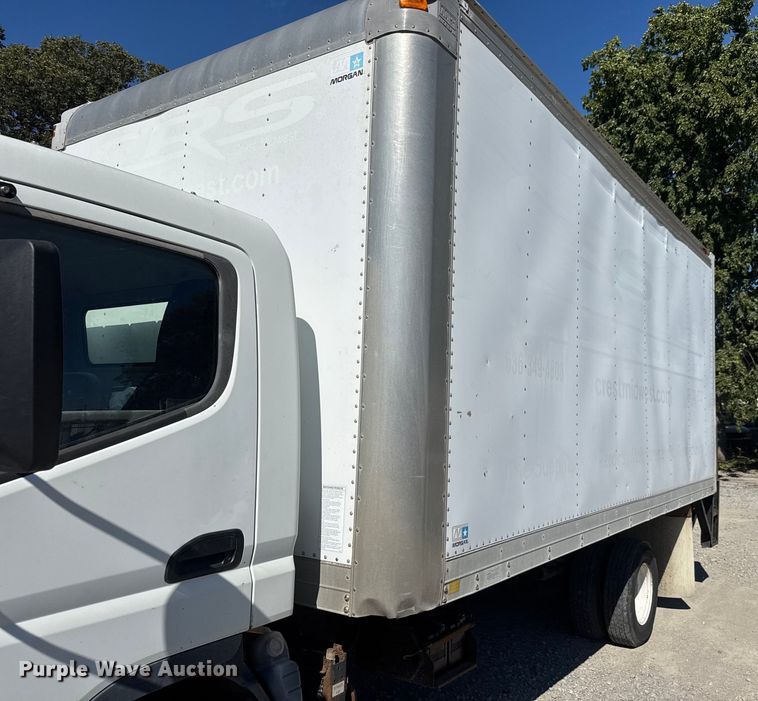 image for item EM8444 2007 Mitsubishi Fuso Fuso FE84D box truck