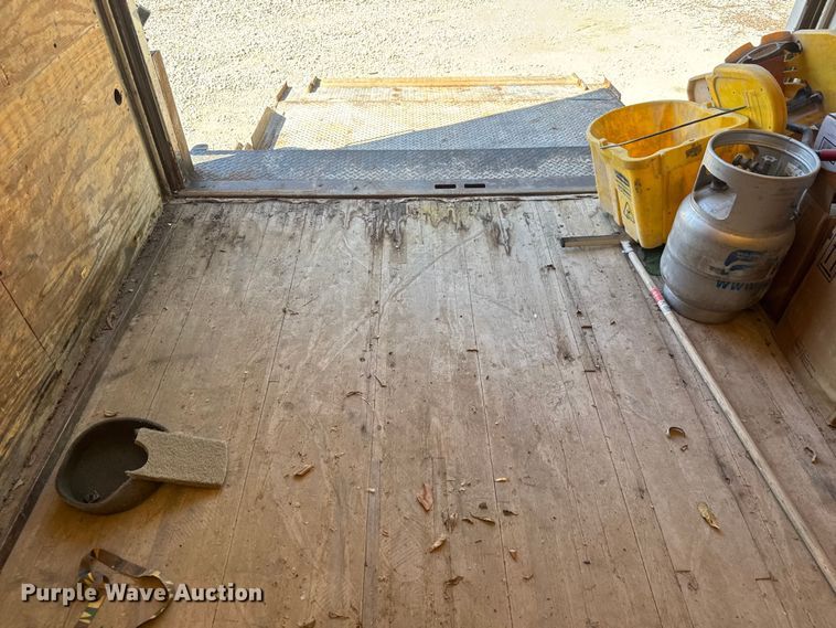 image for item EM8444 2007 Mitsubishi Fuso Fuso FE84D box truck