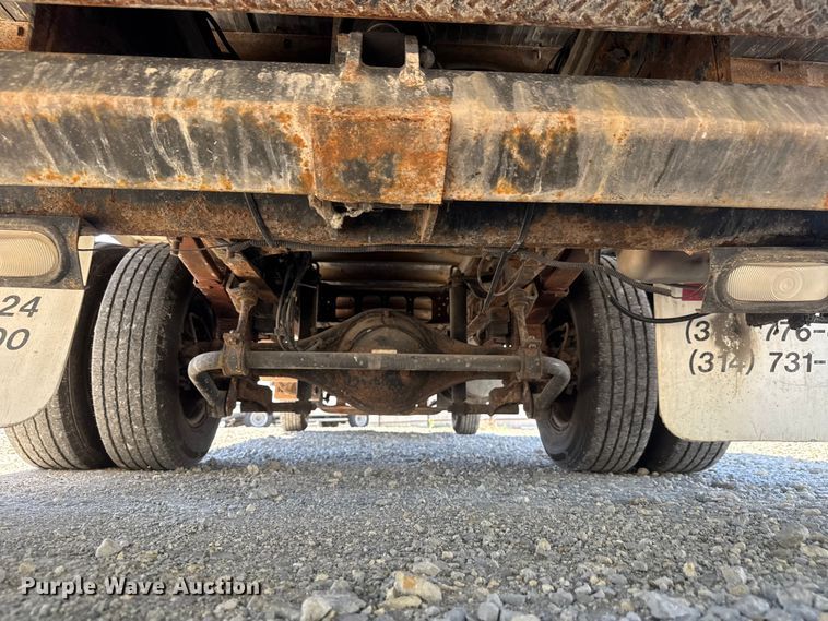 image for item EM8444 2007 Mitsubishi Fuso Fuso FE84D box truck