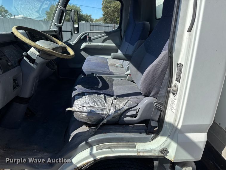 image for item EM8444 2007 Mitsubishi Fuso Fuso FE84D box truck