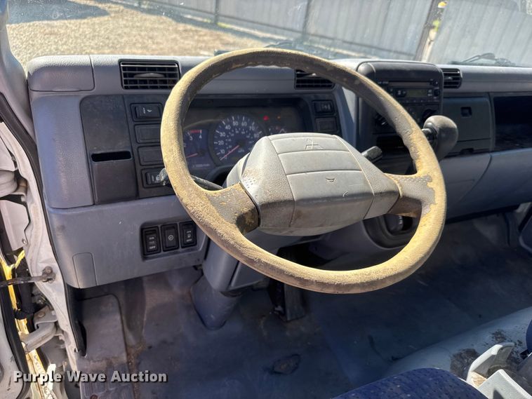 image for item EM8444 2007 Mitsubishi Fuso Fuso FE84D box truck