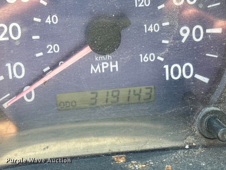 image for item EM8444 2007 Mitsubishi Fuso Fuso FE84D box truck