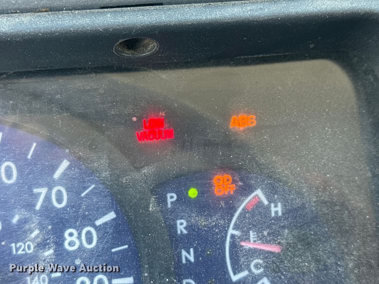 image for item EM8444 2007 Mitsubishi Fuso Fuso FE84D box truck