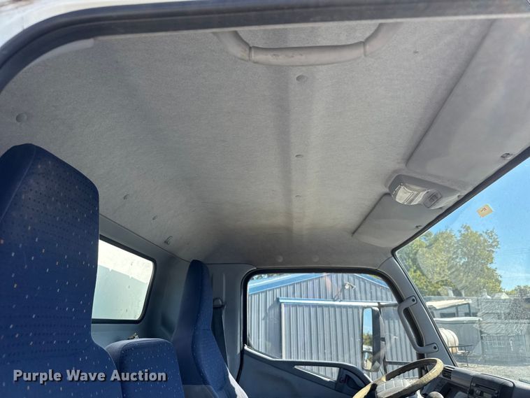 image for item EM8444 2007 Mitsubishi Fuso Fuso FE84D box truck