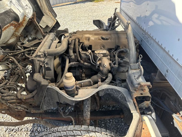 image for item EM8444 2007 Mitsubishi Fuso Fuso FE84D box truck