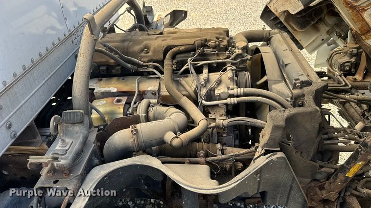 image for item EM8444 2007 Mitsubishi Fuso Fuso FE84D box truck