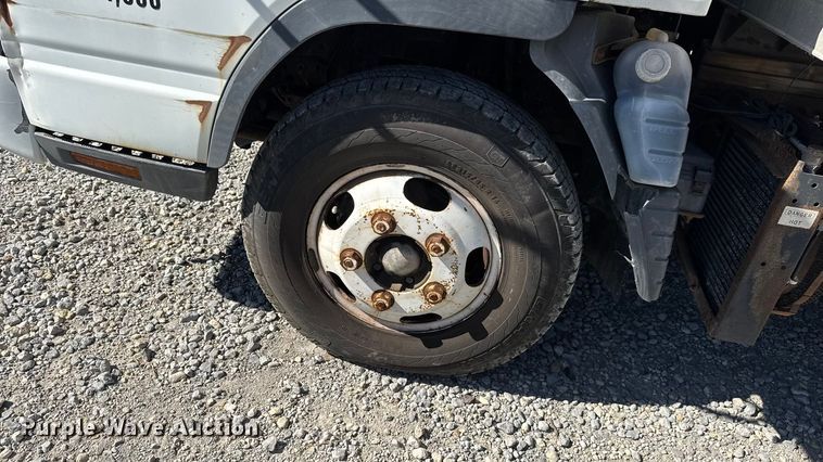 image for item EM8444 2007 Mitsubishi Fuso Fuso FE84D box truck