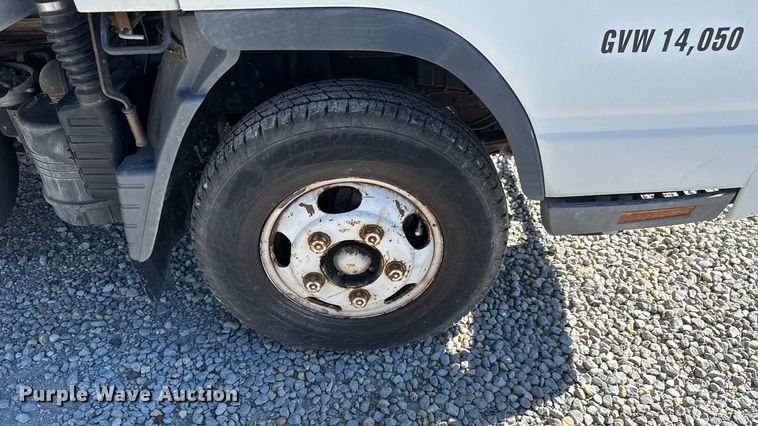 image for item EM8444 2007 Mitsubishi Fuso Fuso FE84D box truck