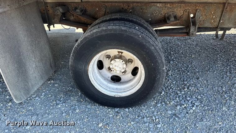 image for item EM8444 2007 Mitsubishi Fuso Fuso FE84D box truck