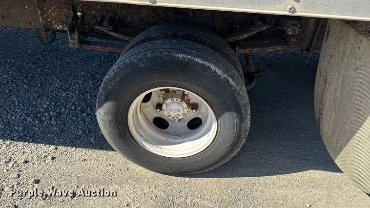 image for item EM8444 2007 Mitsubishi Fuso Fuso FE84D box truck