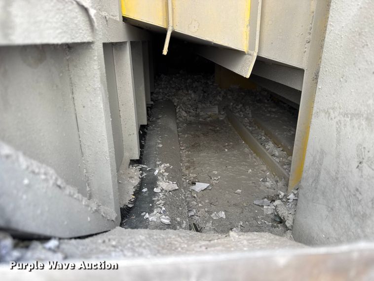 image for item EM8448 2003 Sterling Acterra paper shredder truck