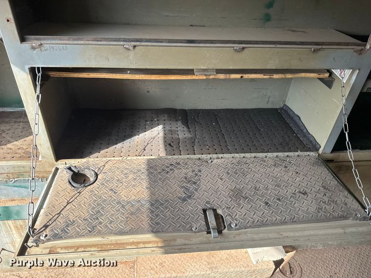 image for item EM8449 (2) Omaha Standard utility beds