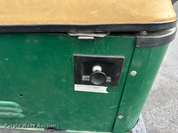 image for item EN0528 2012 Cushman Refresher 1200 utility vehicle