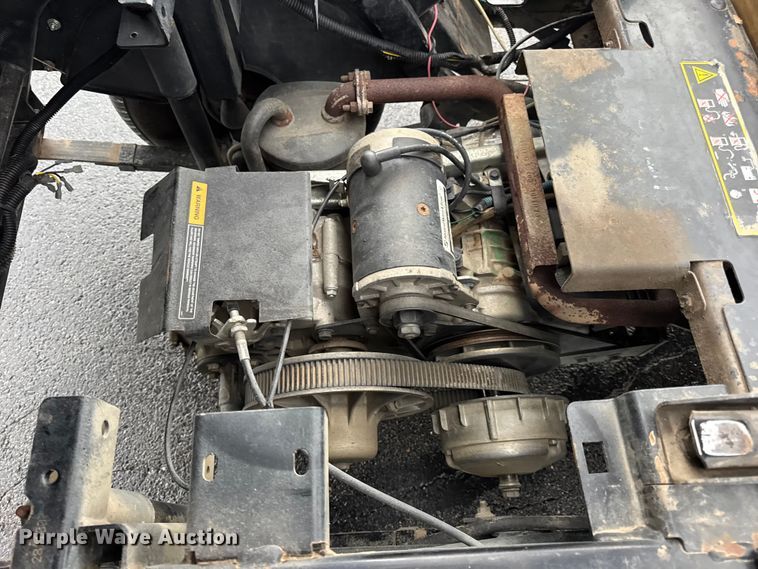 image for item EN0528 2012 Cushman Refresher 1200 utility vehicle