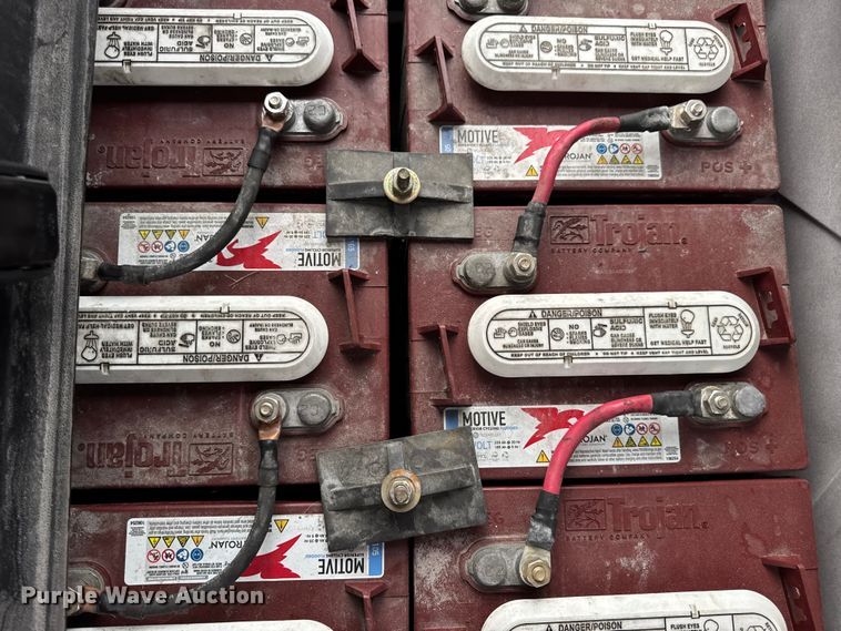 image for item EN0529 2016 Star EV golf cart