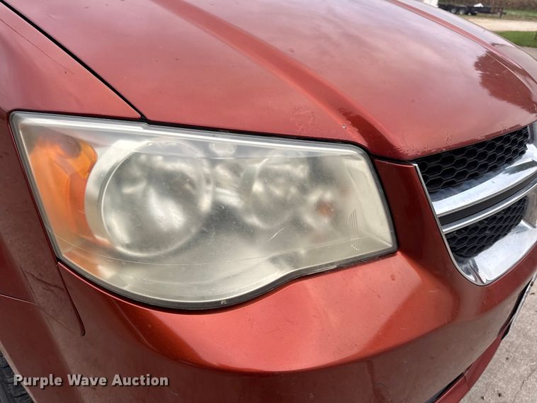 image for item EN0531 2012 Dodge Grand Caravan van