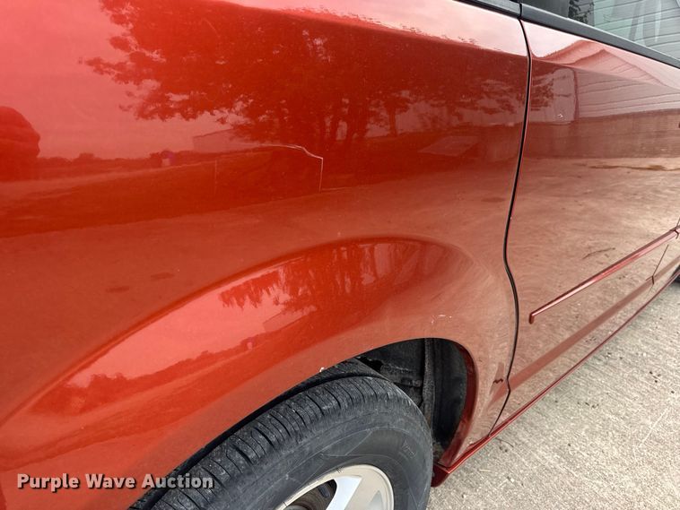 image for item EN0531 2012 Dodge Grand Caravan van