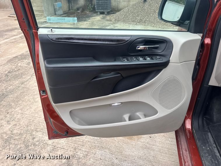 image for item EN0531 2012 Dodge Grand Caravan van