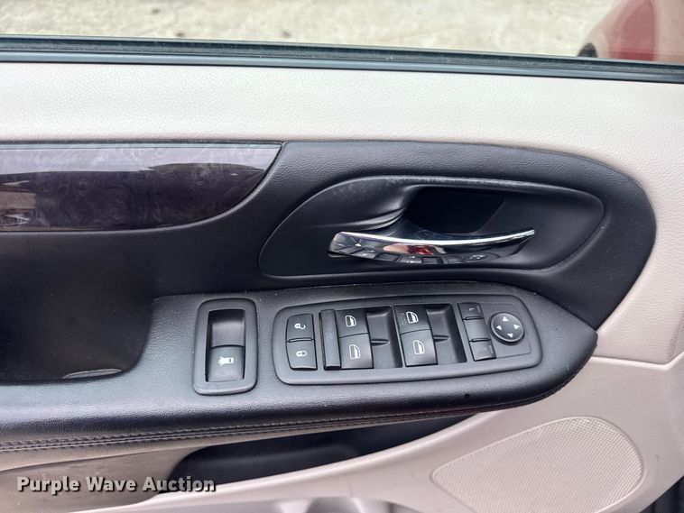 image for item EN0531 2012 Dodge Grand Caravan van