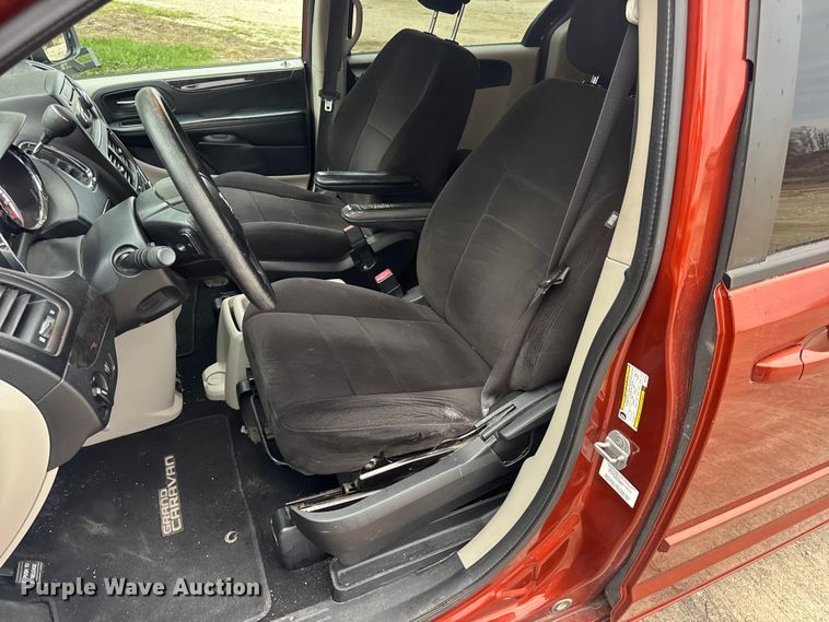 image for item EN0531 2012 Dodge Grand Caravan van