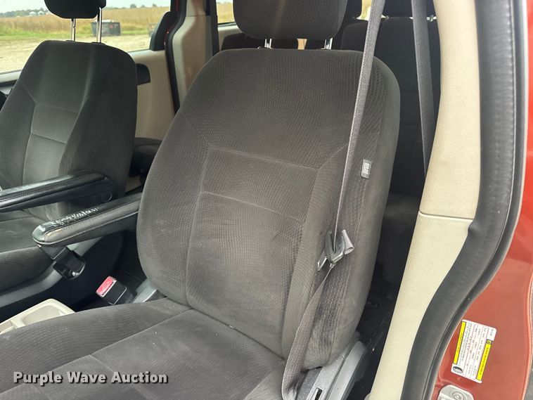 image for item EN0531 2012 Dodge Grand Caravan van