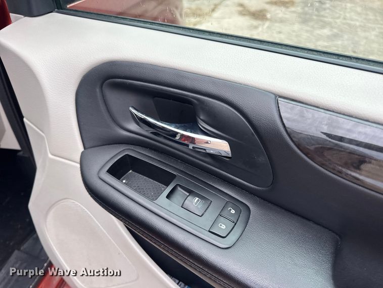 image for item EN0531 2012 Dodge Grand Caravan van