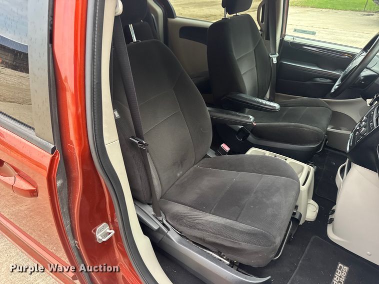 image for item EN0531 2012 Dodge Grand Caravan van