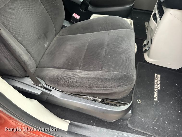 image for item EN0531 2012 Dodge Grand Caravan van