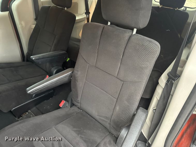 image for item EN0531 2012 Dodge Grand Caravan van