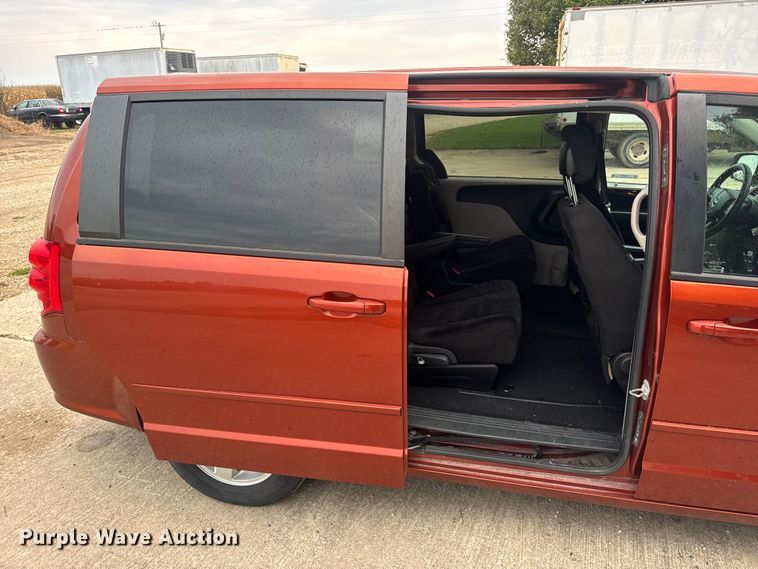 image for item EN0531 2012 Dodge Grand Caravan van
