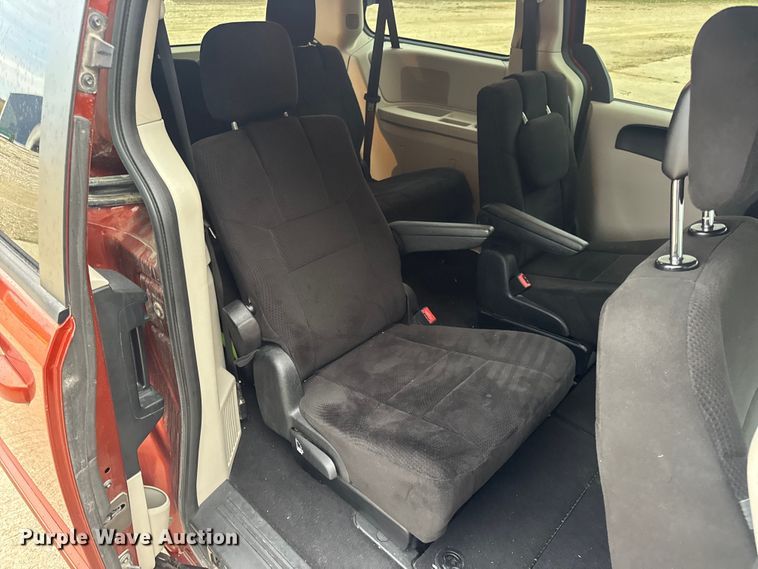 image for item EN0531 2012 Dodge Grand Caravan van