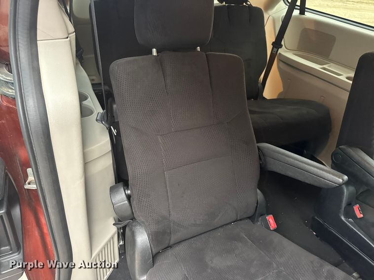 image for item EN0531 2012 Dodge Grand Caravan van